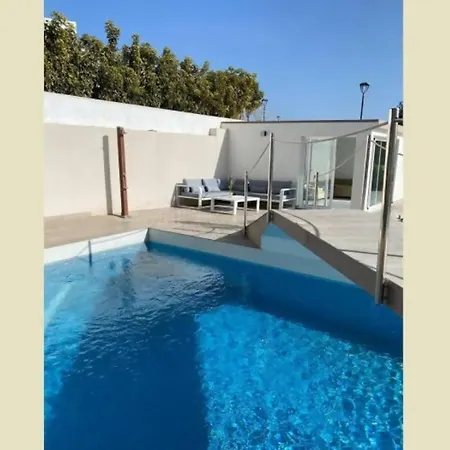 Di Lusso Con Piscina E Piccola Callao Salvaje